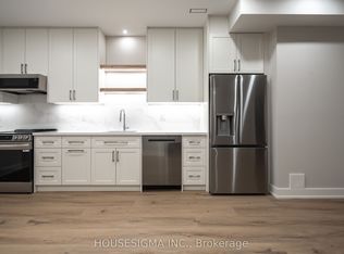 15 Mission Dr, Toronto, ON M3A2P1