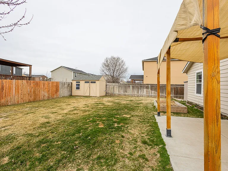 143 E Rose Lake Dr — Photo 43