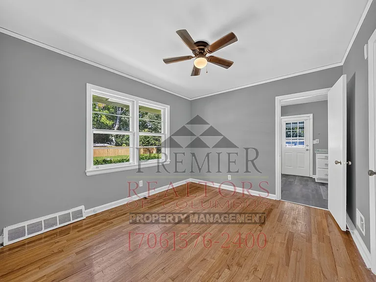 1819 Rosemary Ln — Photo 15