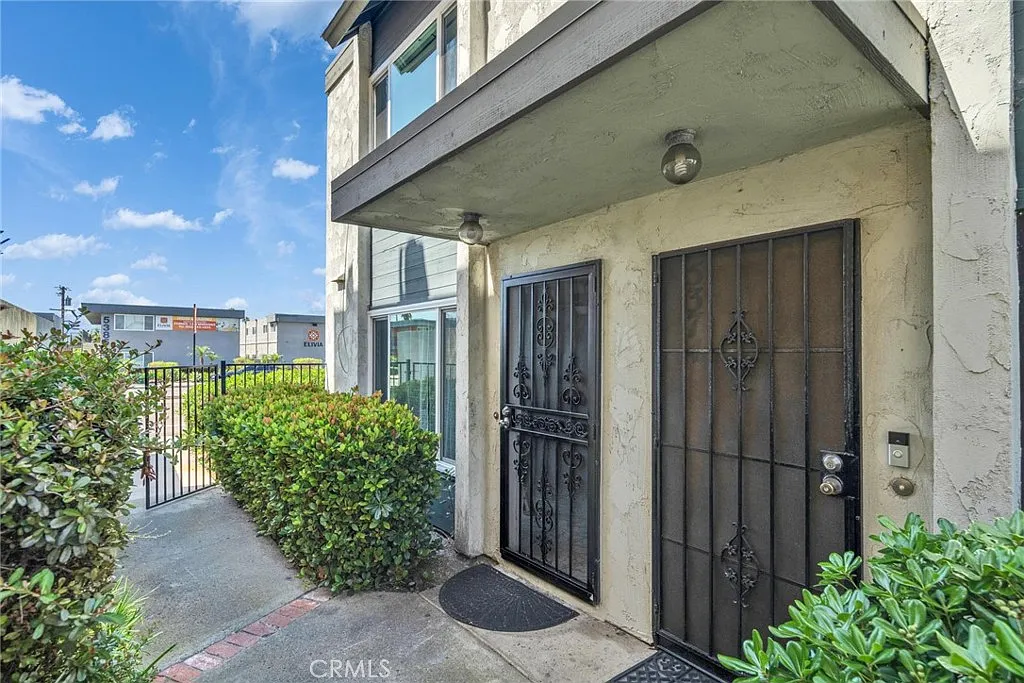 Building Photo - 5372 Clairemont Mesa Blvd