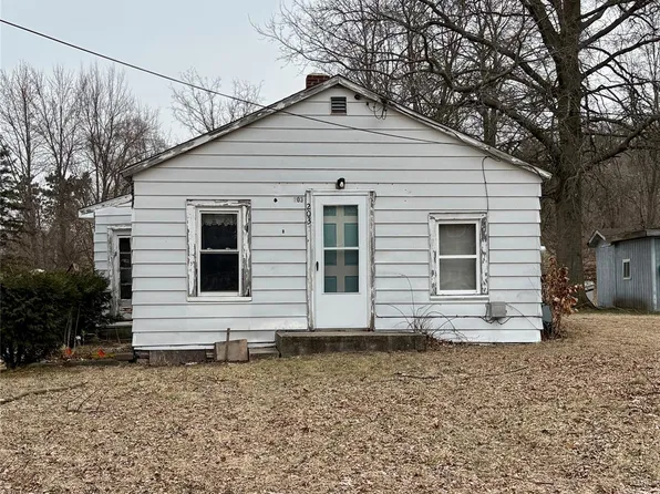 203 E North St, Saint Charles, MI 48655