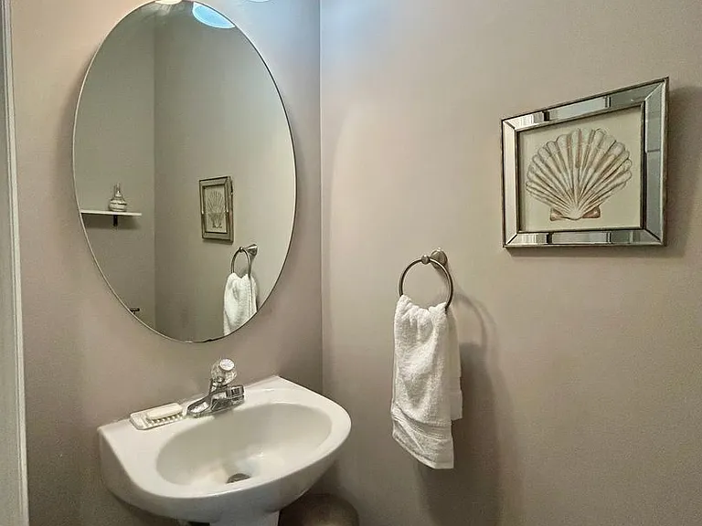2113 Livingston St — Photo 24