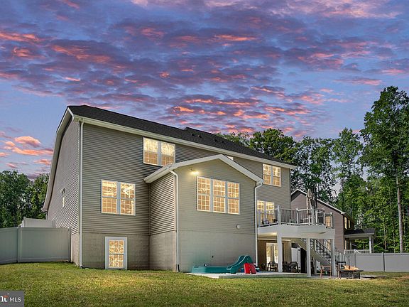 3rd image of 18 Knob Creek Ct