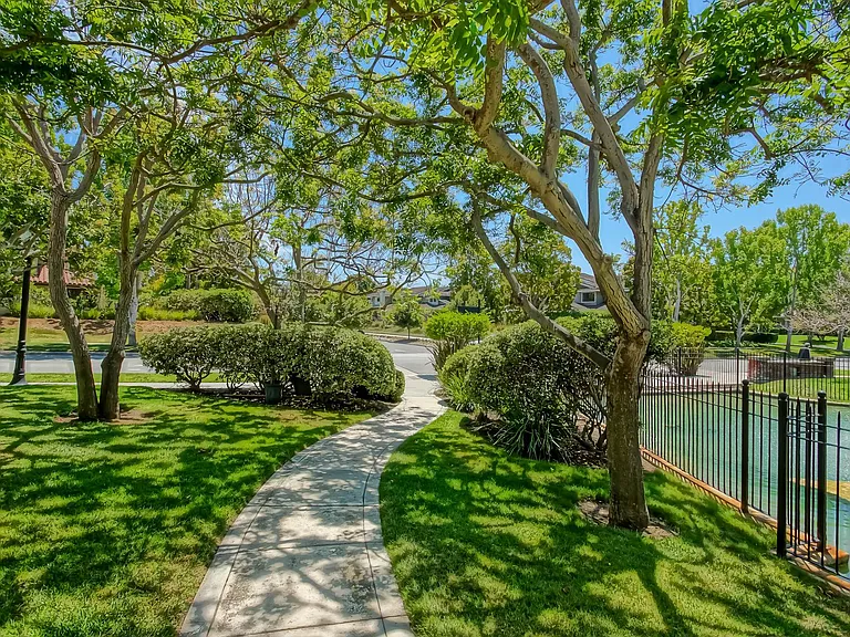 23 Coronado Ct — Photo 50