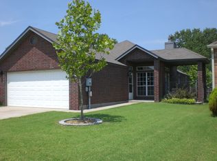 2613 Briarcliff Dr, Moore, OK 73170