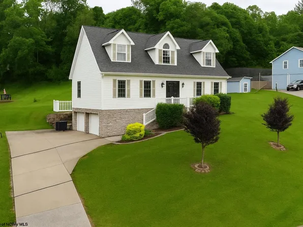 1404 Arcadia Dr, Fairmont, WV 26554
