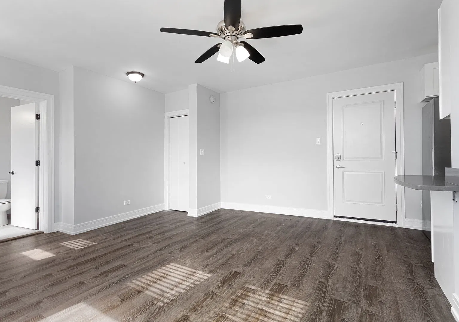 The 1521 Sherwin — Photo 4
