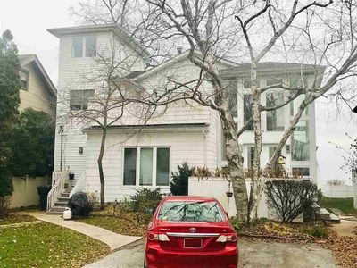 12730 N Lakeshore Dr, La salle, MI, 48145