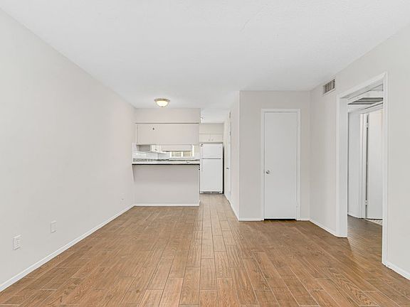 2nd image of 4538 Byers Ave #10