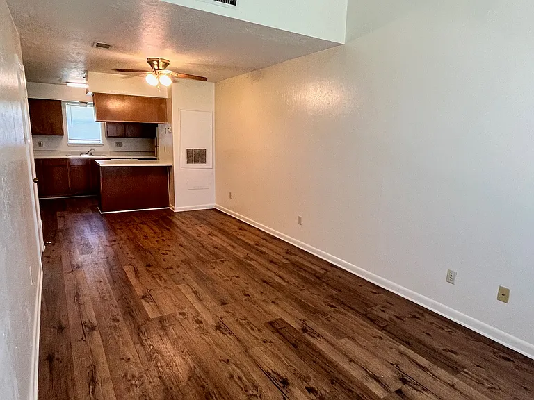 402 Summer Ct #1A — Photo 4