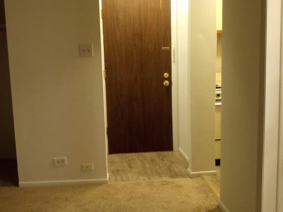 3rd image of 3931 N Pine Grove Ave #210