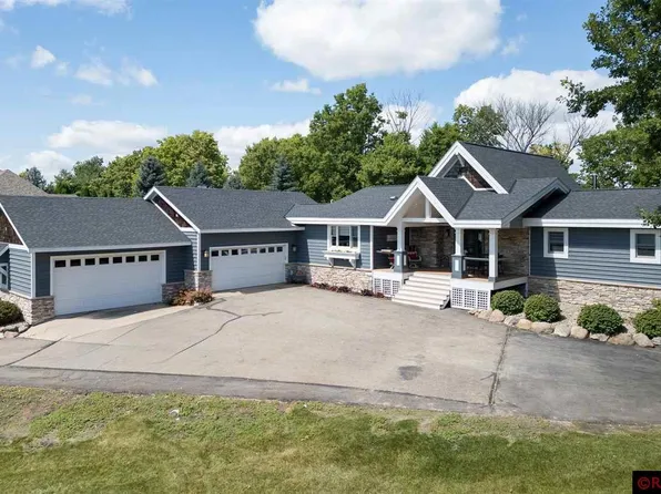 102 E Bay Dr, Madison Lake, MN 56063