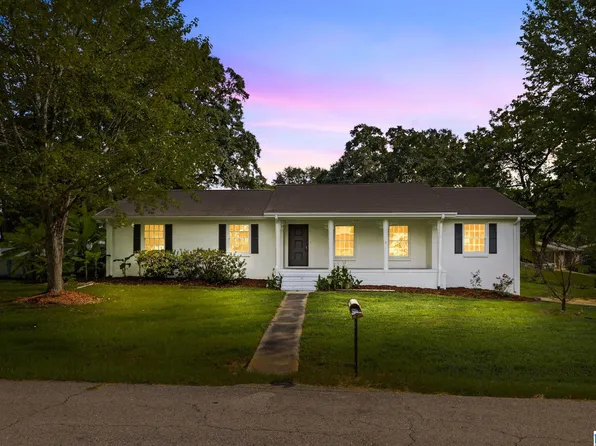 215 Redmayne Rd, Gardendale, AL 35071