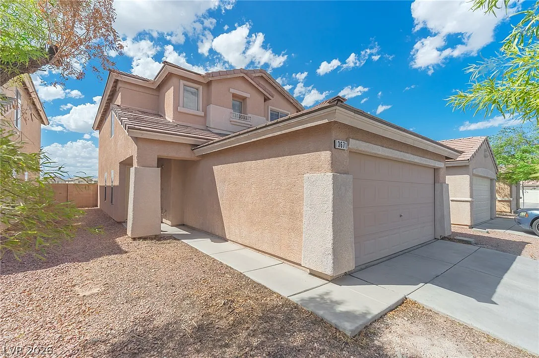 5 bed, 3.0 bath, 1816 sqft, $2,100 — Photo 2
