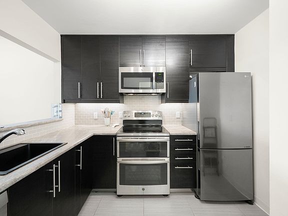 5th image of 630 Roche Point Dr #317