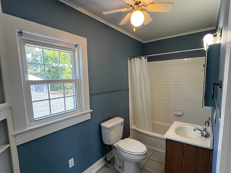 302 E Pine St — Photo 4