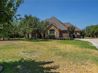 106 Wagons Ct, Azle, TX 76020