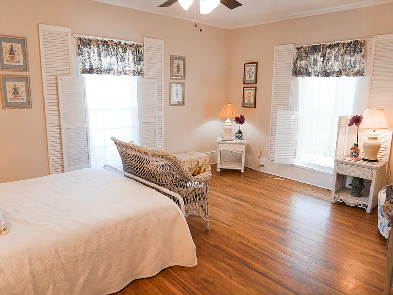 5904 Wall St #D — Photo 11