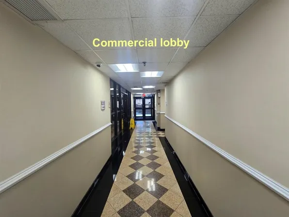 92-29 Queens Boulevard image 4 of 17