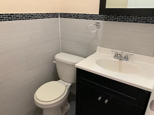 Rented by Premier Metro Realty Corp | media 40