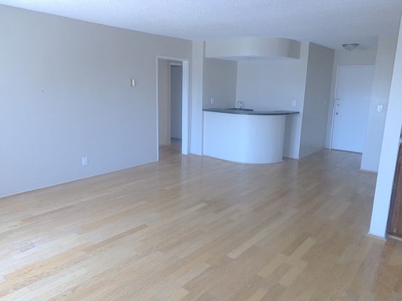 3rd image of 649 Westbourne Dr APT 308