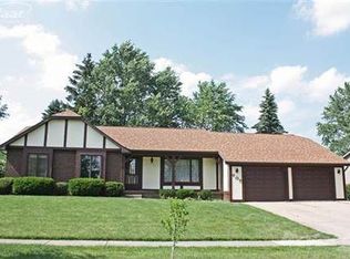 607 N Wickshire Ln, Durand, MI 48429