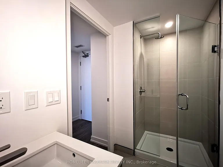 19 Western Battery Rd #1908 — Photo 7