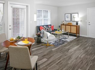 8900 SW Sweek Dr APT 832, Tualatin, OR 97062