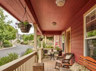 857 Blackberry Ln, Ashland, OR