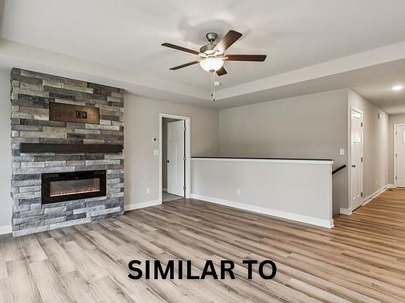 2nd image of 212 S Walnut Dr