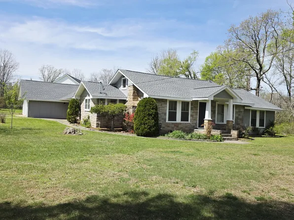 1503 Hollister Rd, Signal Mountain, TN 37377