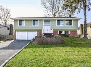 236 Walnut Rd, Glen Cove, NY 11542