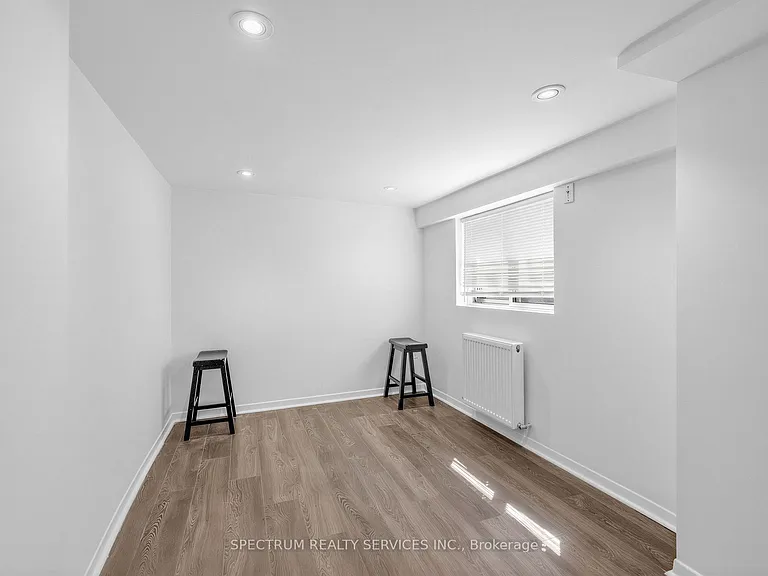 29 Raglan Ave — Photo 23