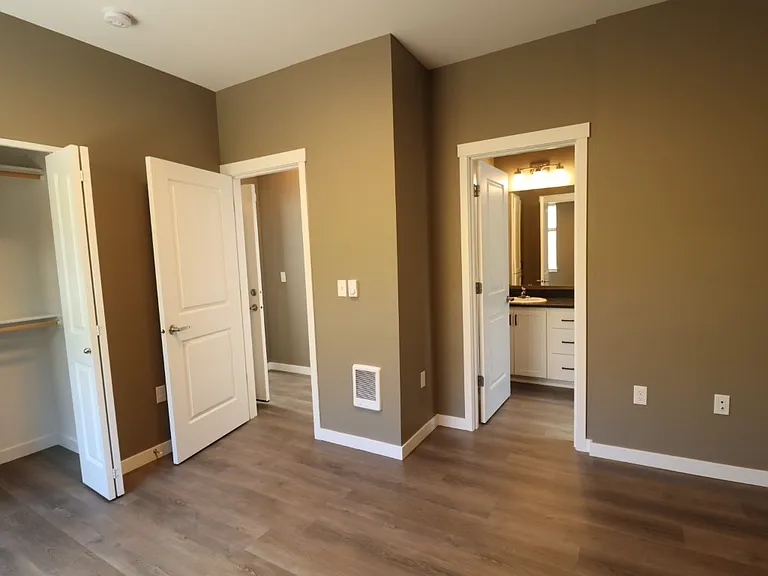 6879 Sun Ct SE — Photo 11
