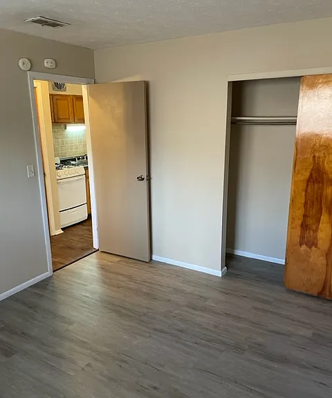 Riverview Apartments — Photo 7