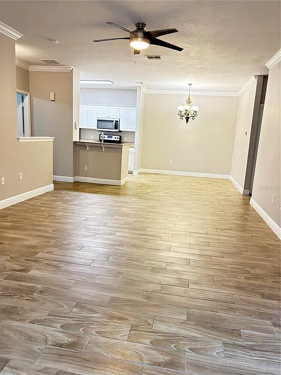 1300 Eastern Pecan Pl — Photo 3