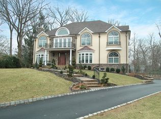 1165 Wychwood Rd, Mountainside, NJ 07092