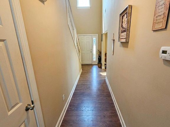 3rd image of 42 Burrage Dr