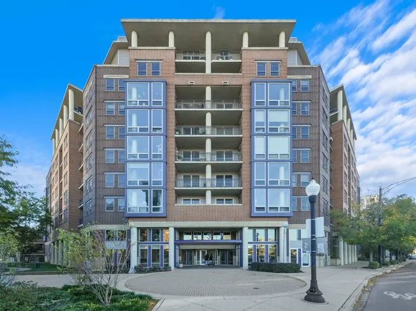 437 W Division St APT 501, Chicago, IL 60610