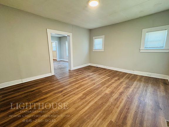 3rd image of 2718 Louise Ave
