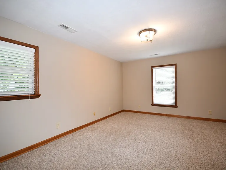8513 Igou Gap Rd — Photo 10