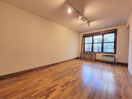 1st image of 160 E 28th St APT 2A