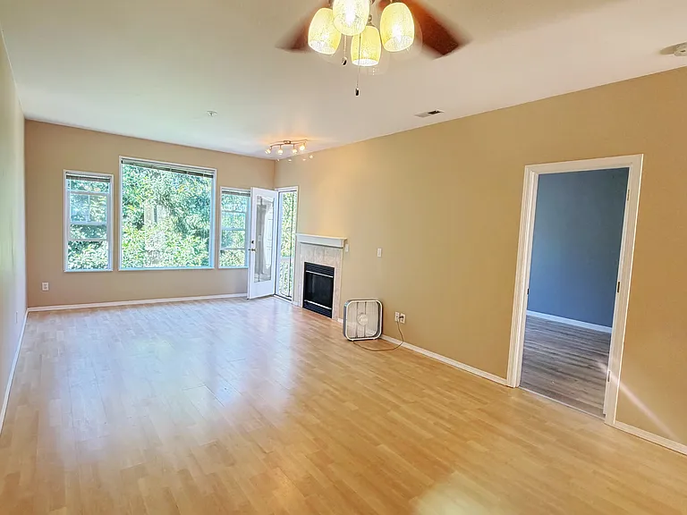 4704 Mill Pond Dr SE — Photo 8