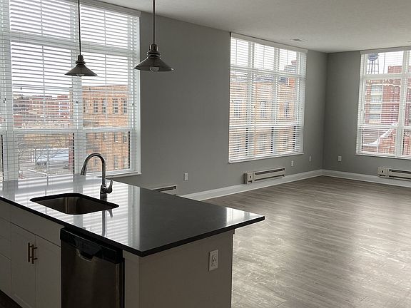 5th image of 204 Sears St APT 425