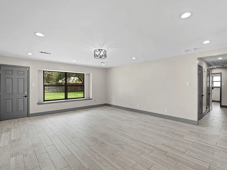 5522 Braesvalley Dr — Photo 9
