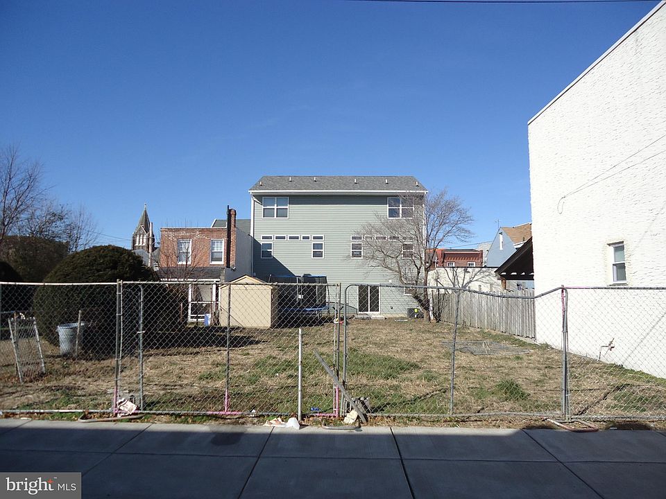 1st image of 4634-36 Emery St