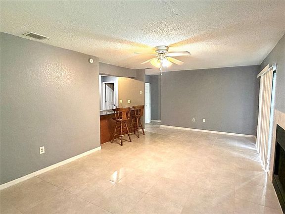 3rd image of 564 Breckenridge Vlg Unit 106