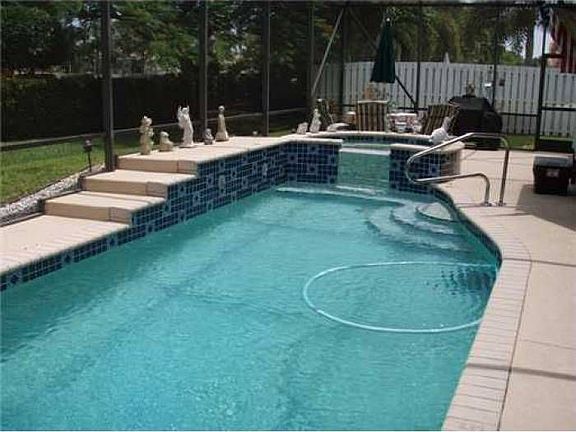 2nd image of 5273 Oakmont Village Cir