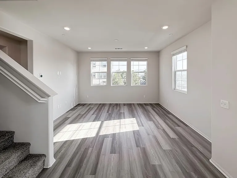 28076 Melrose Dr — Photo 26
