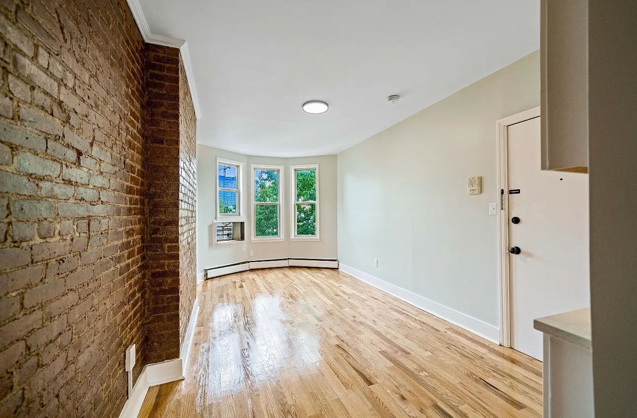 Studio, 500 sqft, $1,825 — Photo 3